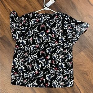 Vero Moda Black and White Boxy Short Sleeve Blouse